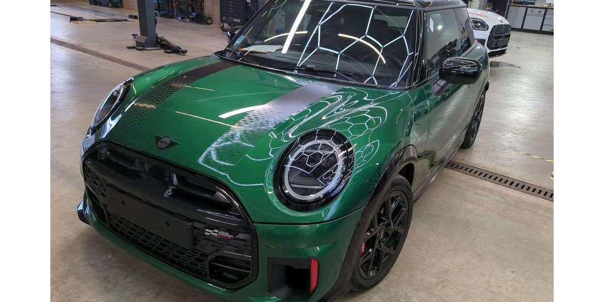 Mini John Cooper Works 15.754 km 38.512 &euro; München 80788