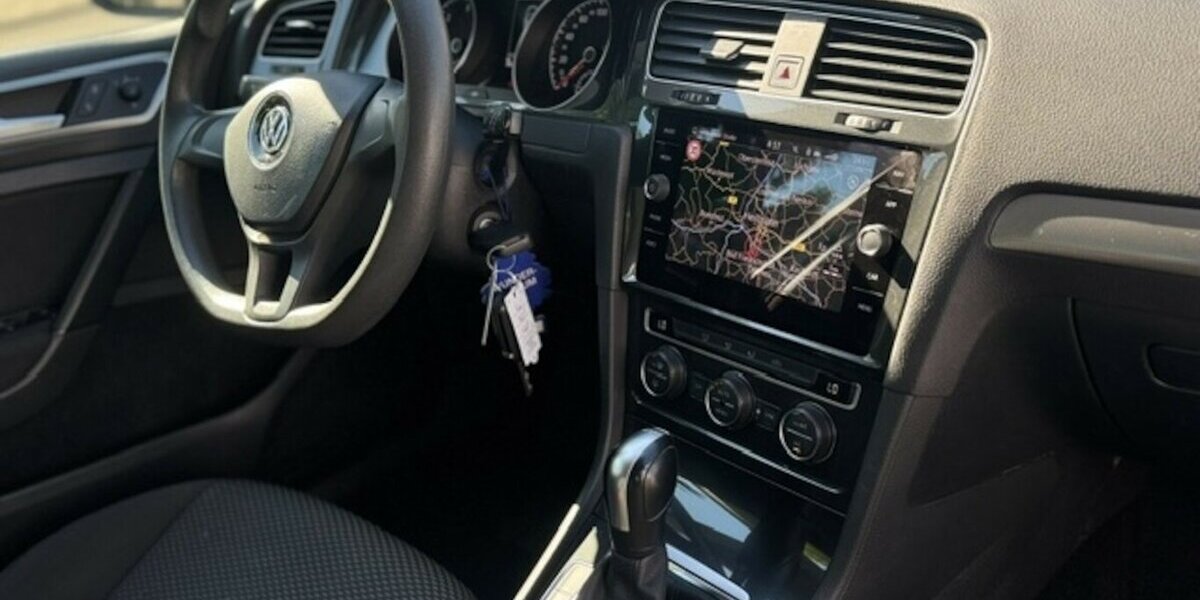 VW Golf Variant 1.6 TDI DSG Trendline Start-Stopp 196.200 km 7.990 &euro; Neckarsulm 74172