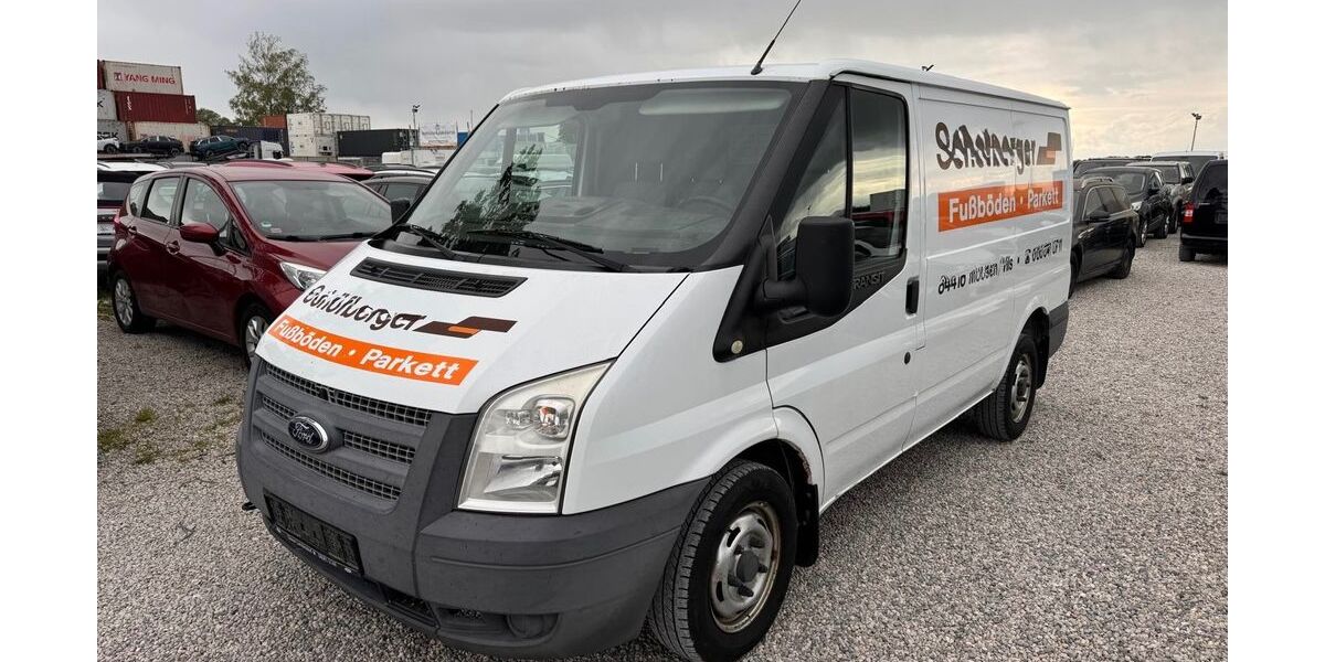 Ford Transit 138.000 km 2.990 &euro; München 81829