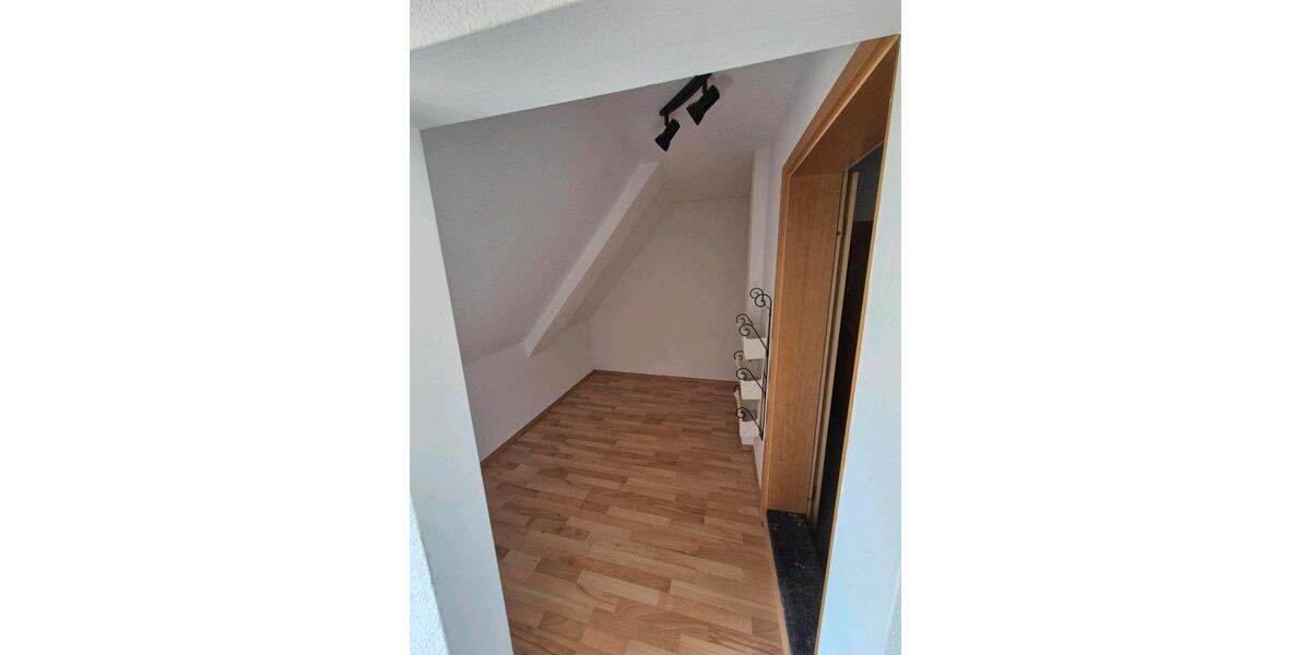 Etagenwohnung Weste - 5 Zimmer, 98 m&sup2;, 750&euro; | Angebot:26366798