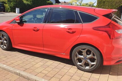 Ford Focus 105.000 km 10.900 &euro; Baar-Ebenhausen 85107