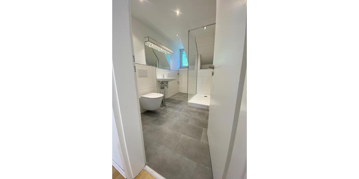 top renovierte und schön geschnittene Eigentumswohnung 2 zimmer