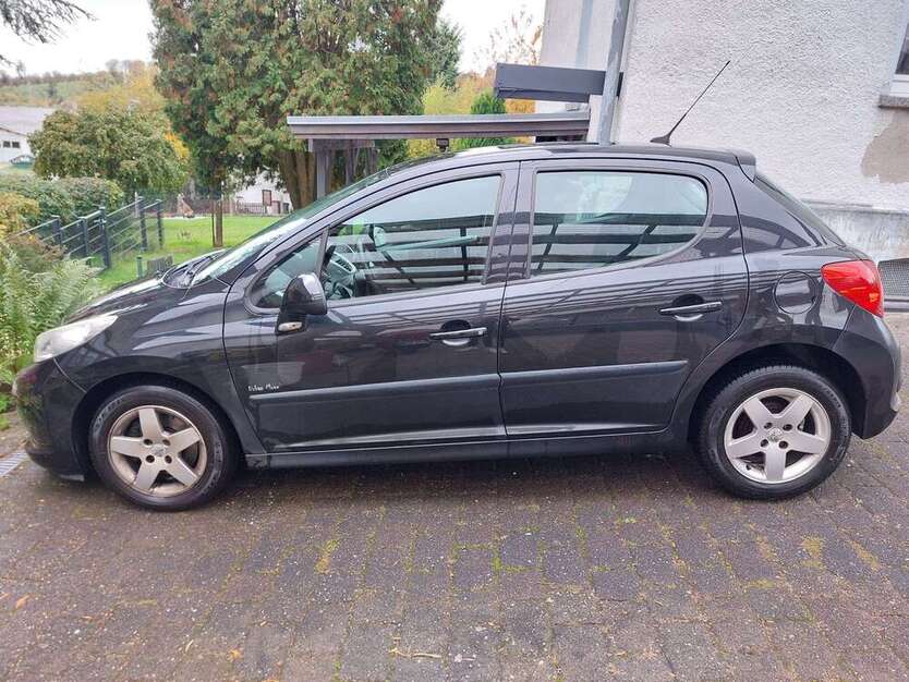 Peugeot 207 178.000 km 649 € Hilgert 56206