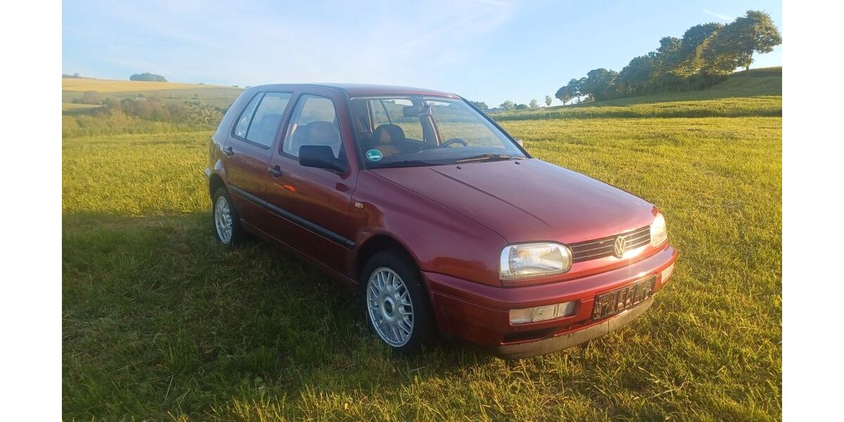 VW Golf 160.300 km 3.475 &euro; Hilzingen-Weiterdingen 78247