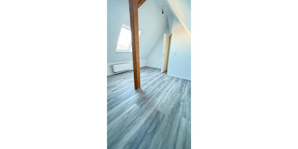 Dachgeschoßwohnung Baiersbronn - 4.5 Zimmer, 90 m&sup2;, 1.350&euro; | Angebot:25422662