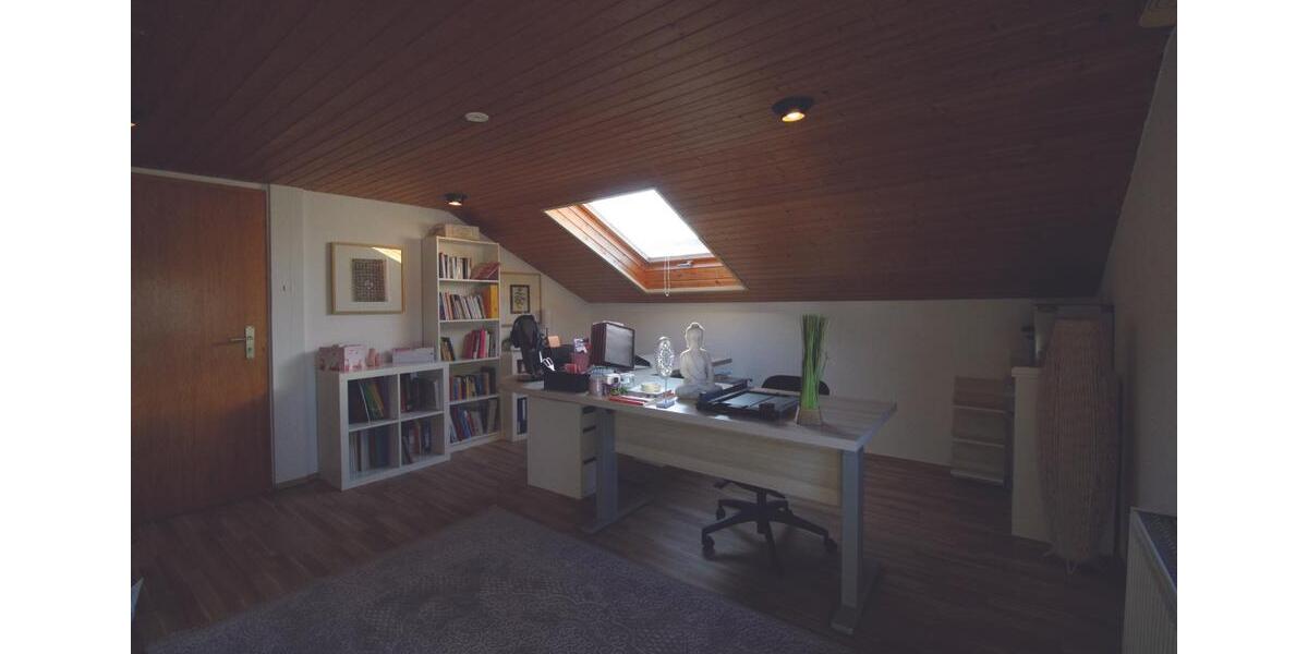 Einfamilienhaus Freigericht - 4 Zimmer, 235 m&sup2;, 2.000&euro; | Angebot:25365735