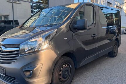 Opel Vivaro 300.895 km 7.999 € Korntal-Münchingen 70825