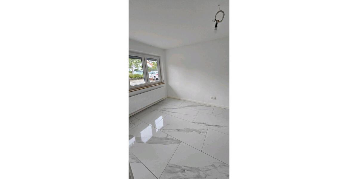 Etagenwohnung Neutraubling - 1 Zimmer, 75 m&sup2;, 1.250&euro; | Angebot:24664793