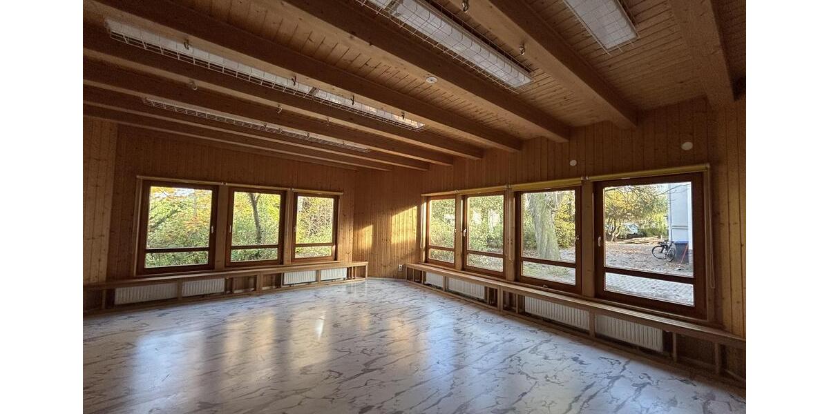 Büros mit kleiner Halle zimmer