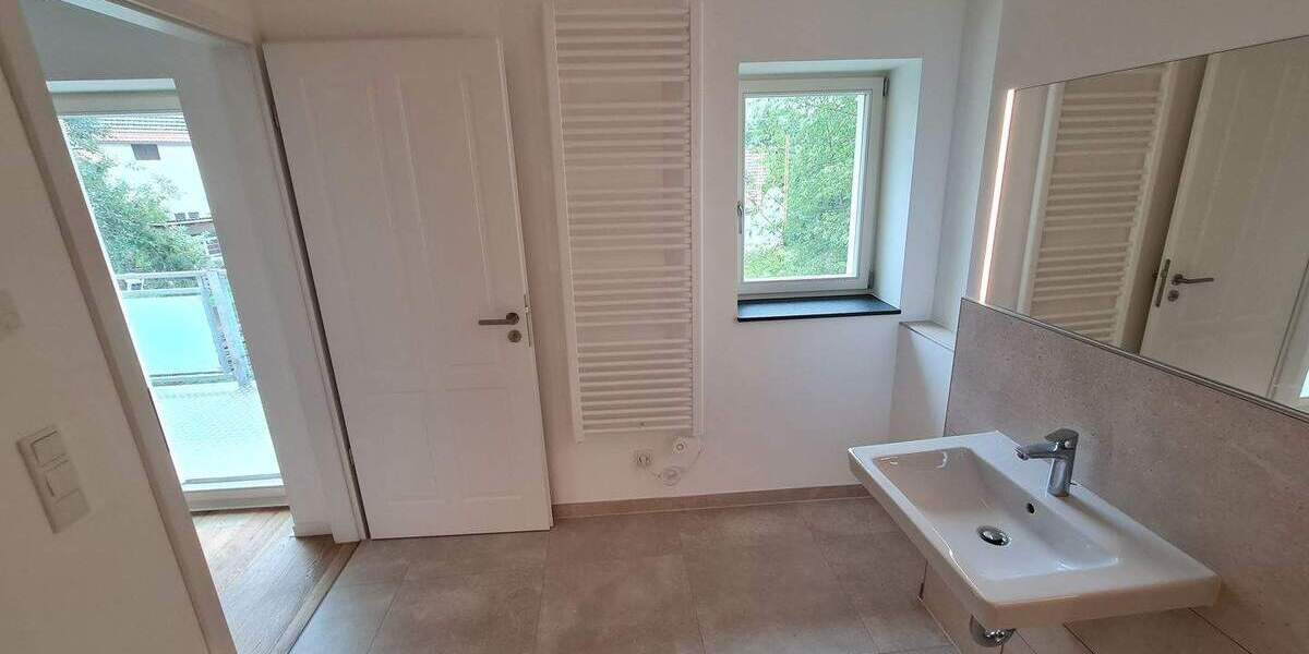 Modernes Wohnen in einem Reihenendhaus mit Außenbereich und Stellplätzen 5 zimmer