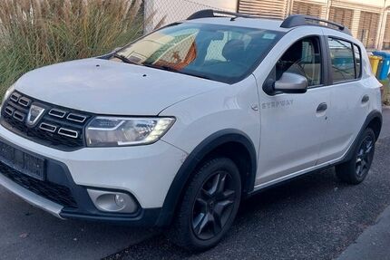 Dacia Sandero 108.000 km 7.499 &euro; Kelkheim ( Taunus ) 65779
