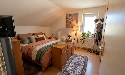 GROßZÜGIG ZUM ENTSPANNEN IN RUHIGER LAGE - Maisonettenwohnung Waldkraiburg | Angebot:27337612