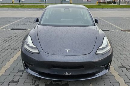 Tesla Model 3 122.000 km 17.900 &euro; Krakow 31-47