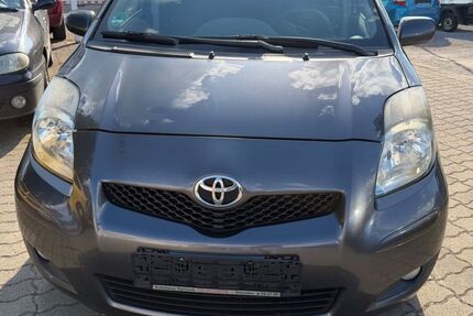 Toyota Yaris 202.000 km 2.300 &euro; Dresden 01097