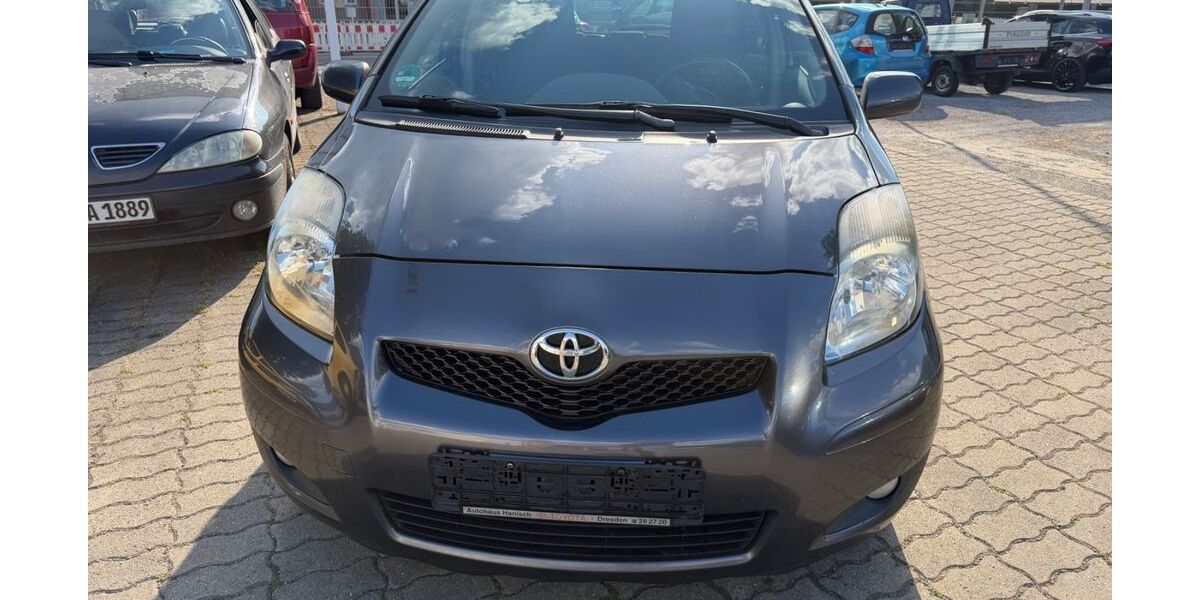 Toyota Yaris 202.000 km 2.300 &euro; Dresden 01097