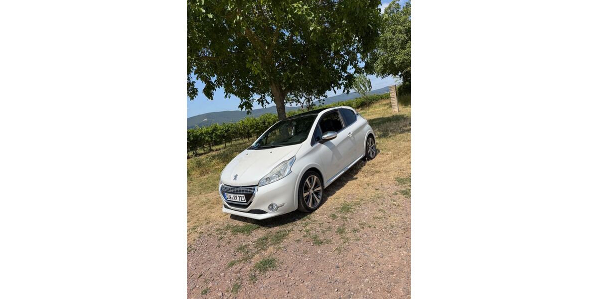 Peugeot 208 155.000 km 5.200 &euro; Kirrweiler 67489