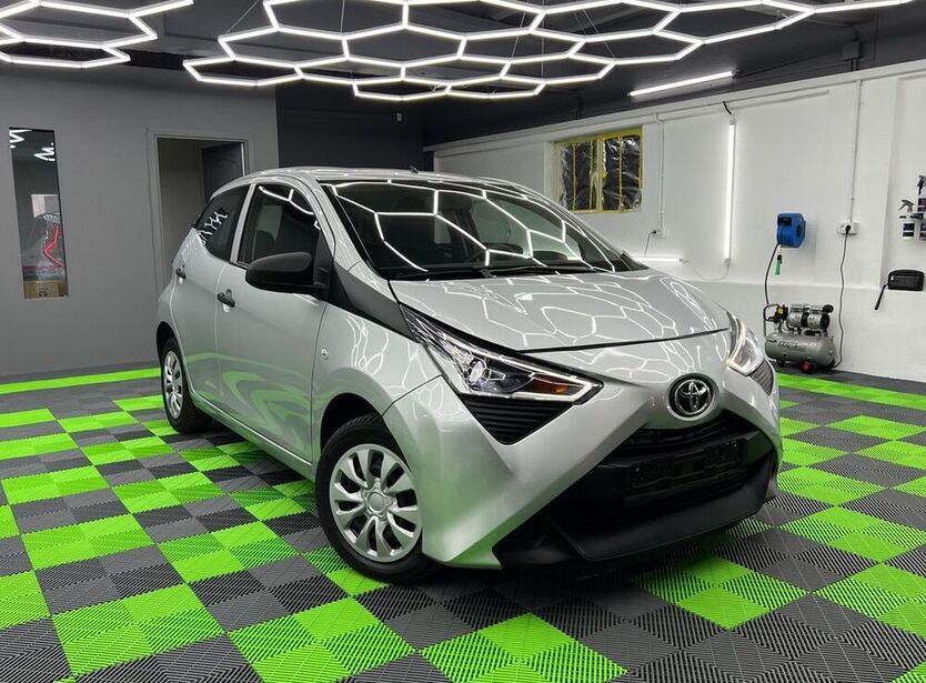 Aygo (X)