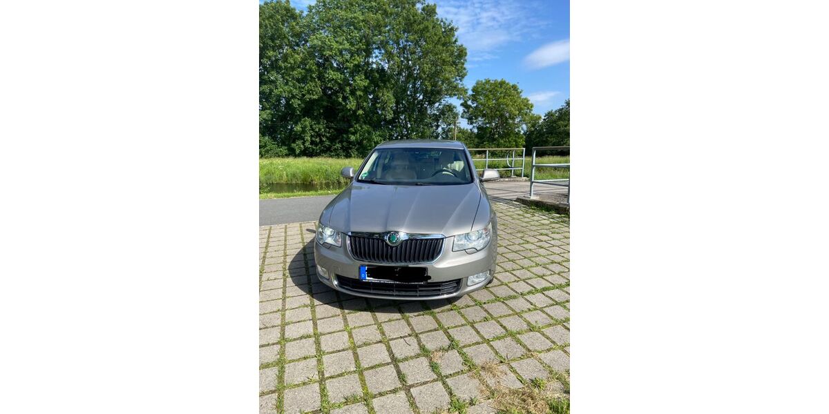 Skoda Superb 105.742 km 7.500 &euro; Ostrhauderfehn 26842