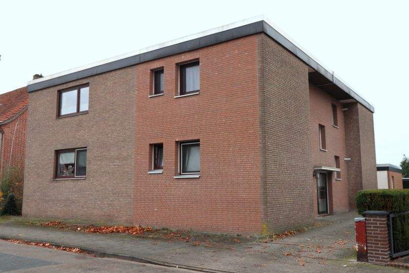 3-Zimmer-Wohnung im Hochparterre mit Einbauküche, Loggia, Gartenanteil und Stellplatz! 3 zimmer