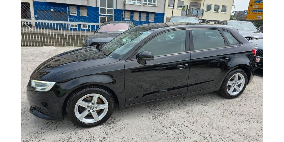 Audi A3 126.000 km 14.990 € Mannheim 68159