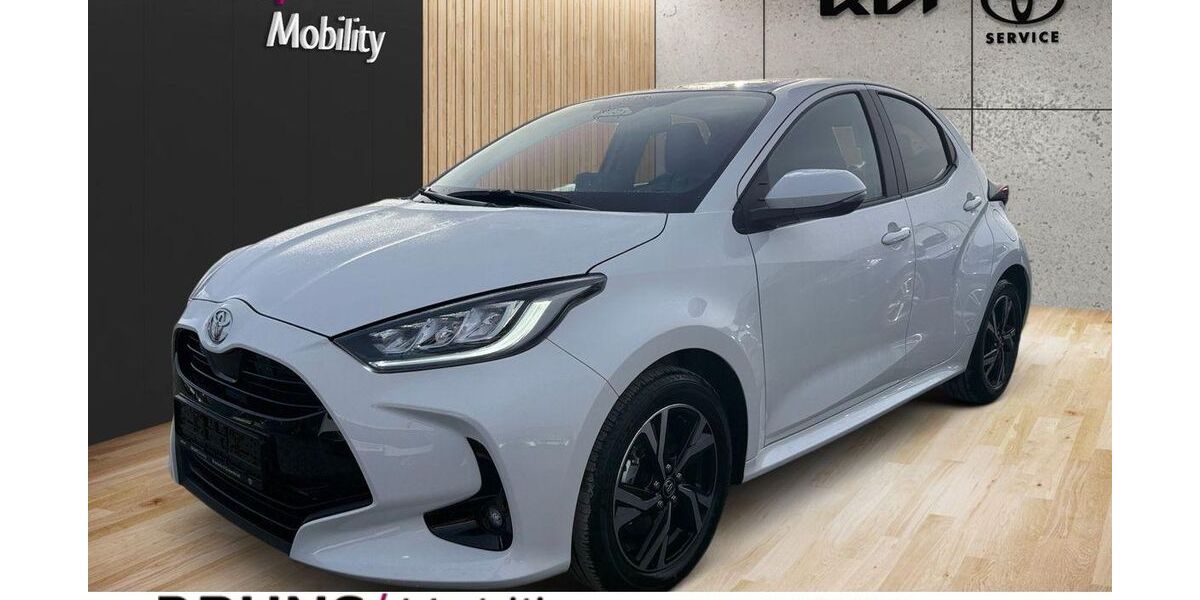 Toyota Yaris 2.417 km 24.890 &euro; Quakenbrück 49610