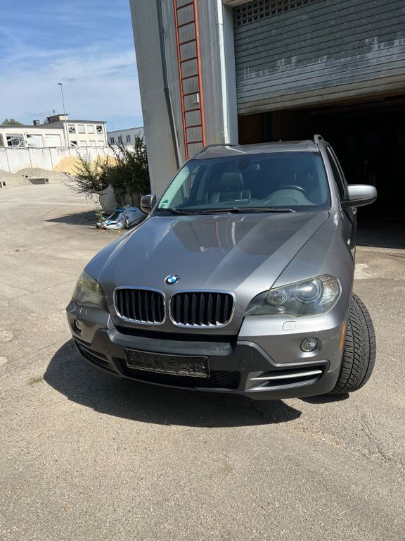 BMW X5 212.000 km 10.400 € Ulm 89077