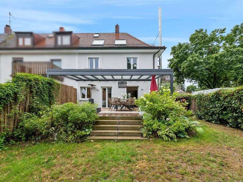 Haus zum Kaufen in Zirndorf 595.000 € 123.51 m²