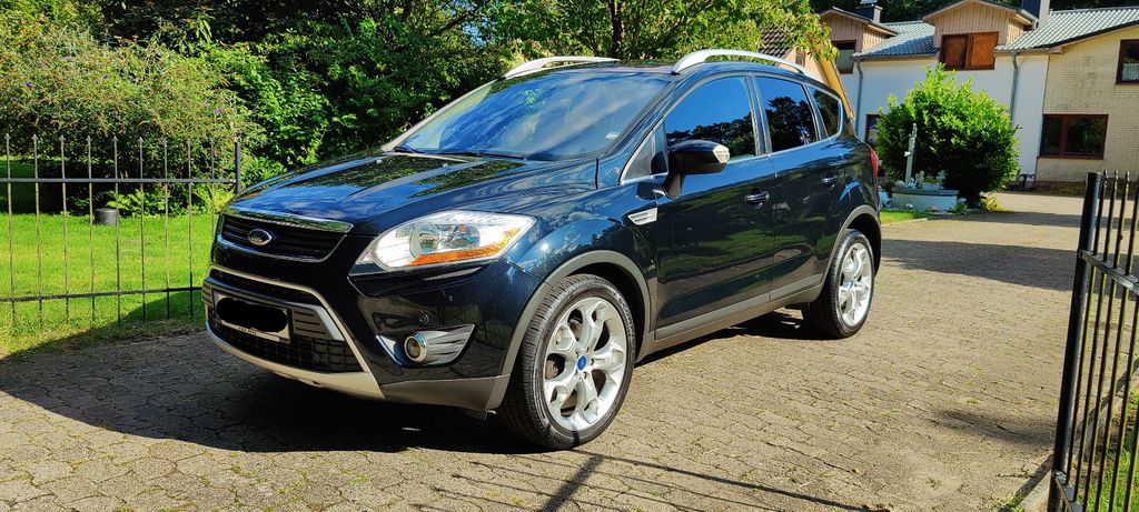 Ford Kuga 152.000 km 8.200 &euro; Lübeck 23560