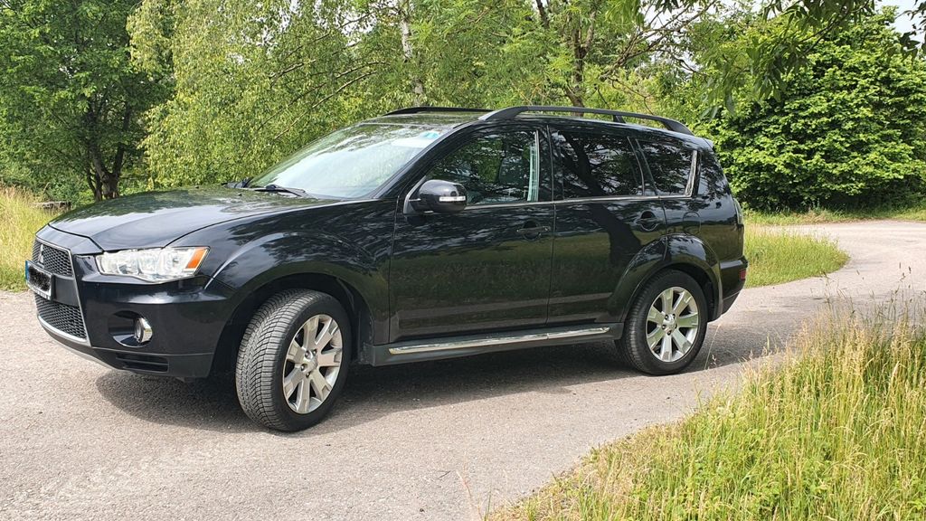 Mitsubishi Outlander 138.000 km 9.299 &euro; München-Feldmoching 80995