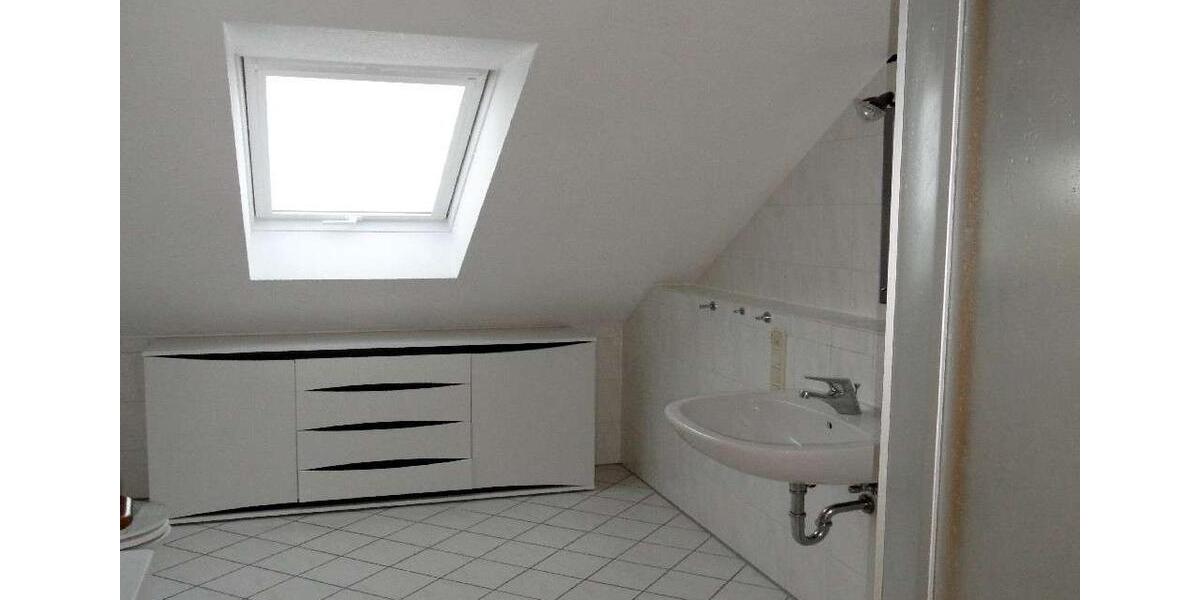 Dachgeschoßwohnung Puderbach - 5 Zimmer, 150 m&sup2;, 980&euro; | Angebot:26496062