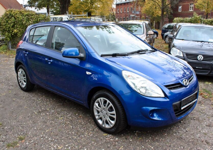 Hyundai i20 72.100 km 3.599 € Berlin 13057