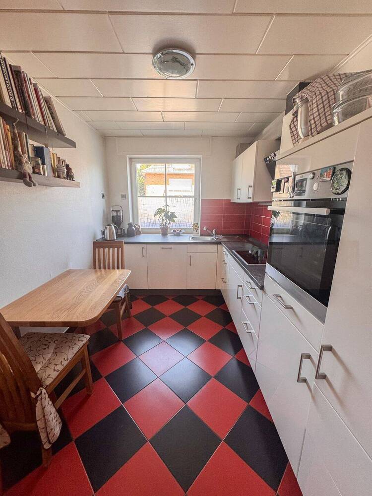 Familienfreundliches Reihenmittelhaus mit Tiefgarage und Garten in ruhiger Lage von Scherpenseel