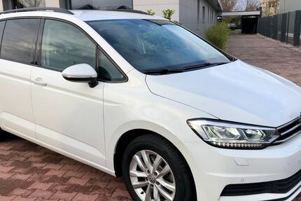 VW Touran 272.294 km 9.699 &euro; Halle/Saale 06118