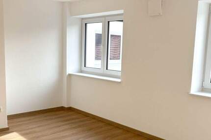 Wohnung Estenfeld - 3 Zimmer, 112 m&sup2;, 1.345&euro; | Angebot:25469653