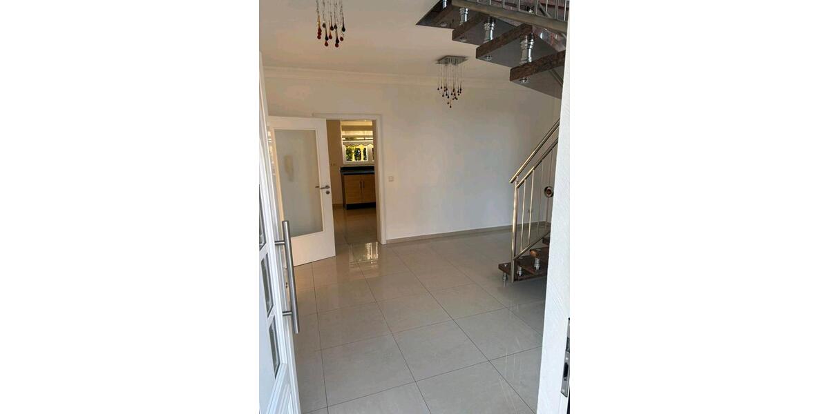 Einfamilienhaus Ramstein-Miesenbach Miesenbach - 1 Zimmer, 190 m&sup2;, 2.250&euro; | Angebot:26101571