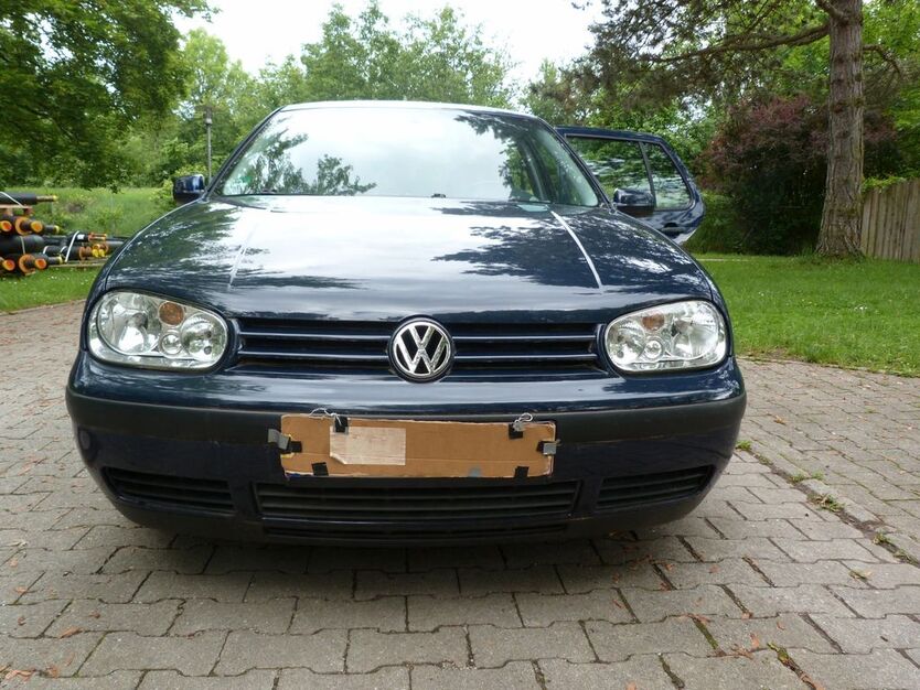 VW Golf 149.705 km 2.999 € Tuttlingen 78532