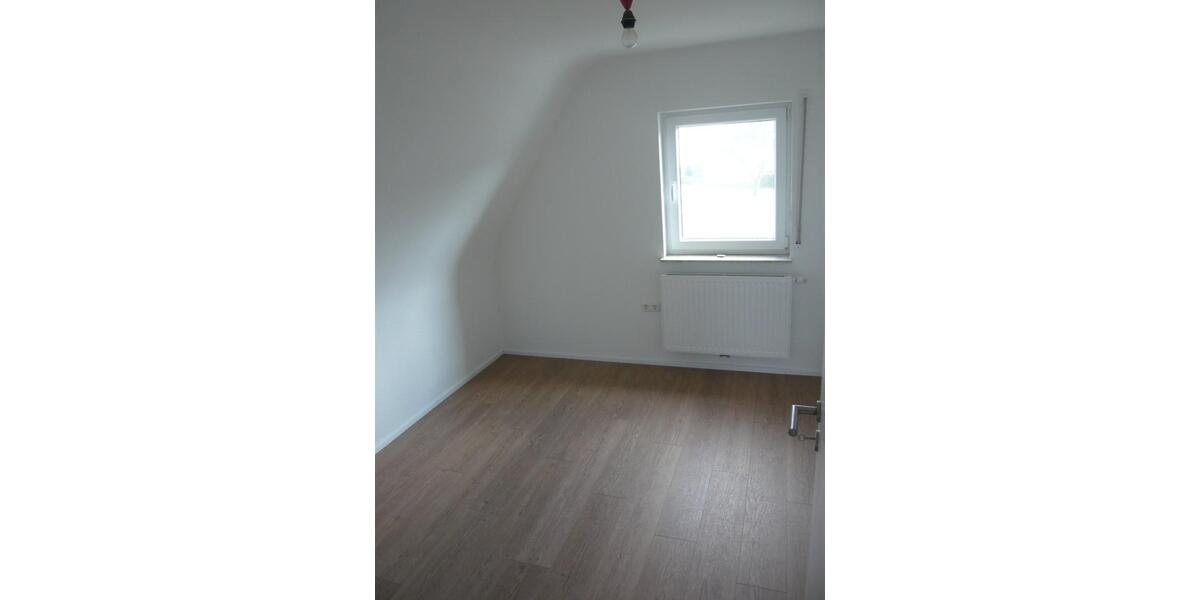 Einfamilienhaus Prosselsheim - 6 Zimmer, 98 m&sup2;, 1.000&euro; | Angebot:25419692