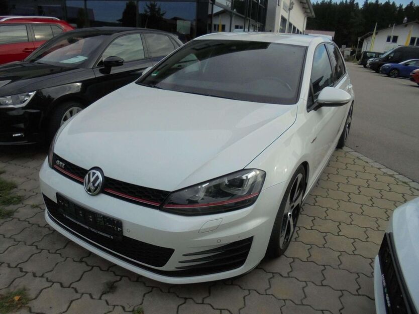 VW Golf 67.500 km 18.990 € Petting 83367