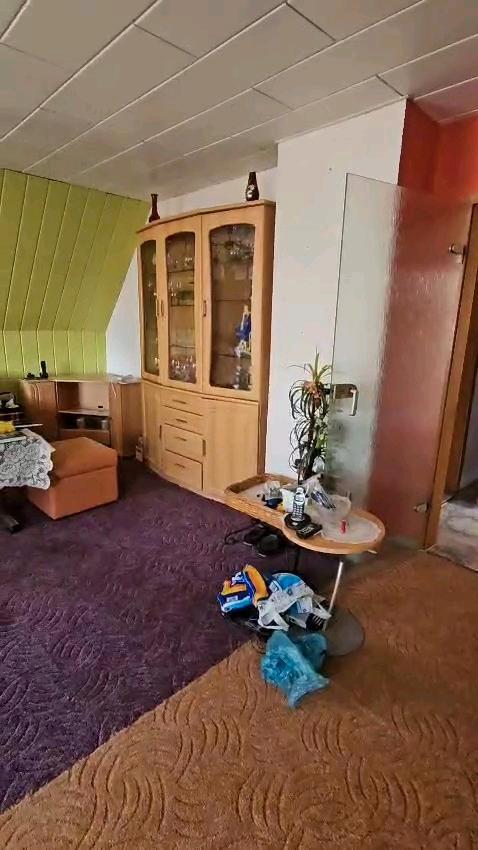 Dachgeschoßwohnung 100 qm optional mit Garten ca. 1000 qm