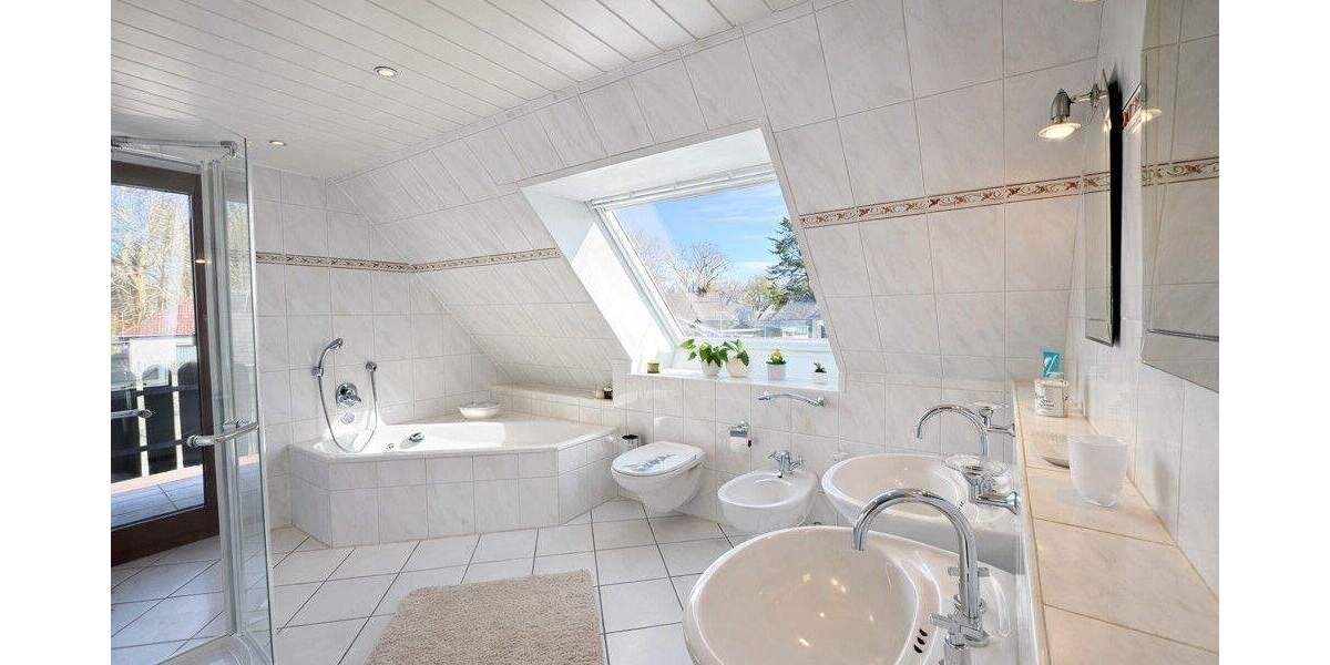 Einfamilienhaus Westerrönfeld - 5 Zimmer, 139 m&sup2;, 335.000&euro; | Angebot:25780002