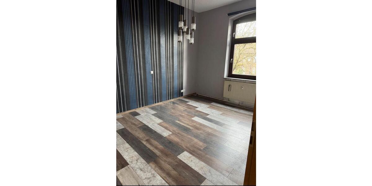 Etagenwohnung Essen Stadtbezirk VI - 5 Zimmer, 120 m&sup2;, 700&euro; | Angebot:25838749