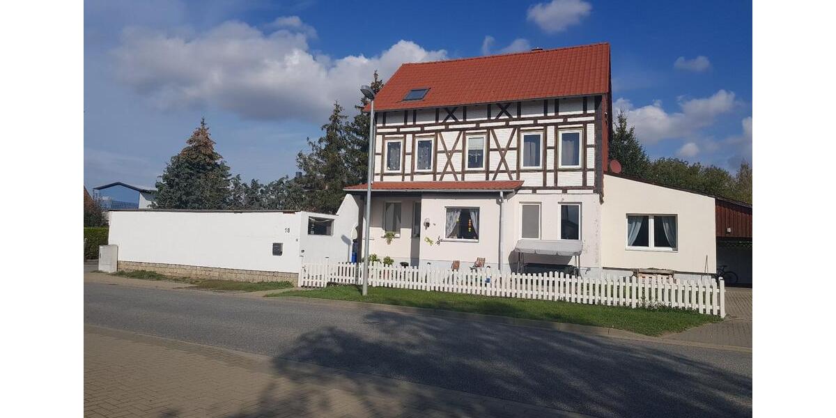 Einfamilienhaus Osterwieck - 8 Zimmer, 220 m&sup2;, 220.000&euro; | Angebot:25634089