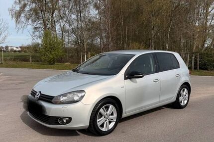 VW Golf 111.500 km 2.300 &euro; Marburg 35037