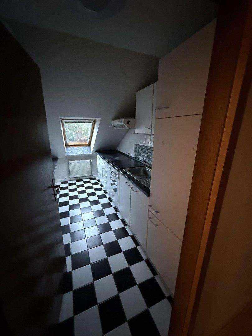 Schöne Dachgeschosswohnung 1 zimmer