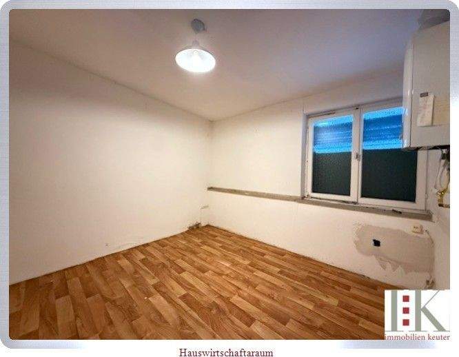Reihenmittelhaus Neuss Furth-Süd - 7 Zimmer, 158 m&sup2;, 380.000&euro; | Angebot:24637098