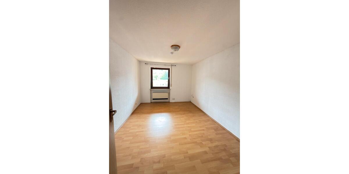 Etagenwohnung Nufringen - 3.5 Zimmer, 102 m&sup2;, 1.190&euro; | Angebot:26131512