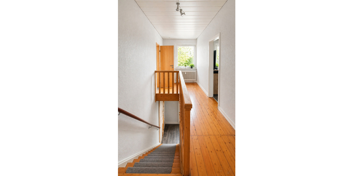 Ein- bis Zweifamilienhaus mit Wintergarten, großem Grundstück und vielseitigen Nutzungsmöglichkeiten - Zweifamilienhaus Löhne | Angebot:26381348