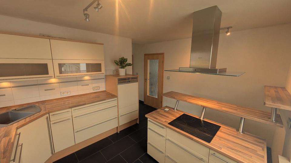 Einfamilienhaus Fritzlar - 11 Zimmer, 276 m&sup2;, 438.000&euro; | Angebot:23275415