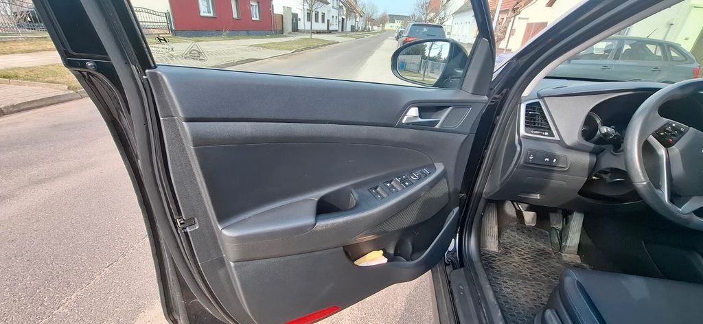 Hyundai TUCSON 108.000 km 14.900 &euro; Eggersdorf 39221