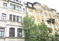 Neue, edle 2-Zi.-Wohnung in einem klassischen Altbau (ruhiges Hinterhaus) zu vermieten